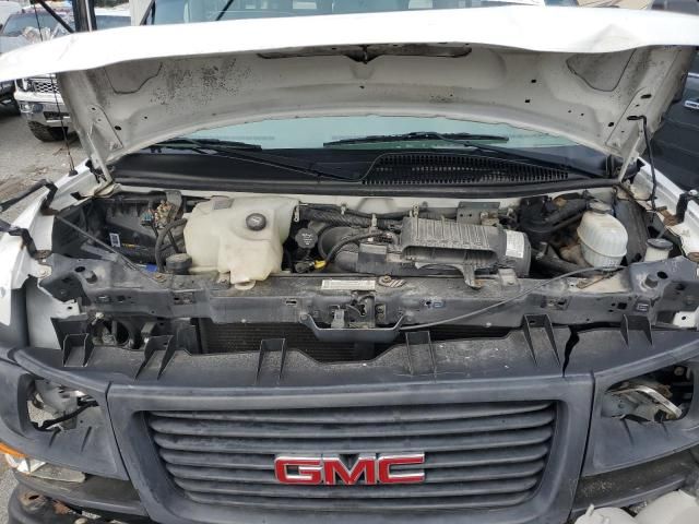 2005 GMC Savana Cutaway G3500