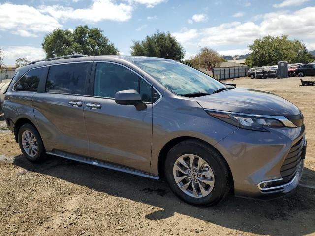 2024 Toyota Sienna XLE