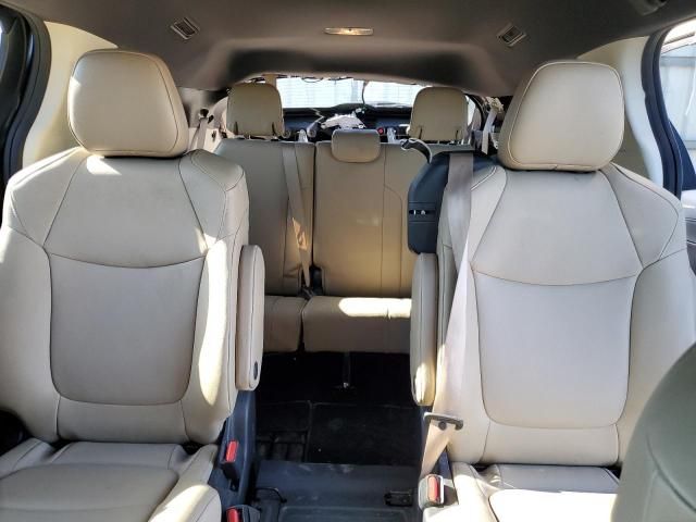 2021 Toyota Sienna XLE