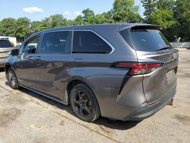 2021 Toyota Sienna XLE