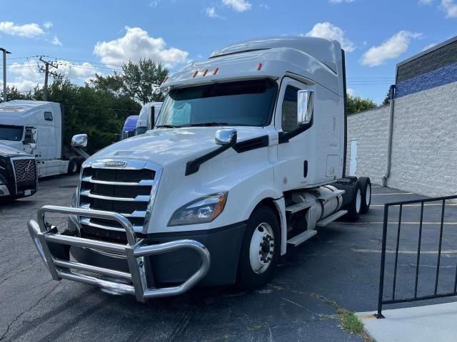 2020 Freightliner Cascadia 126