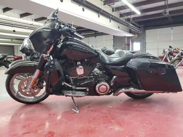 2015 Harley-Davidson Flhxse CVO Street Glide