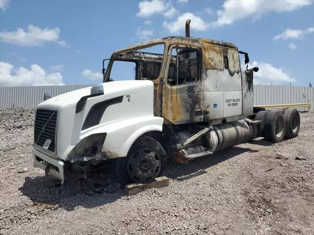 2013 Volvo VN VNL