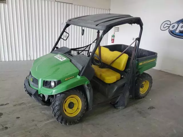 2020 John Deere XUV590E