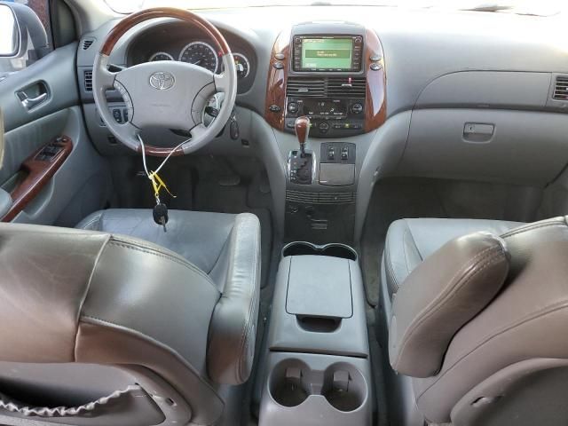 2005 Toyota Sienna XLE