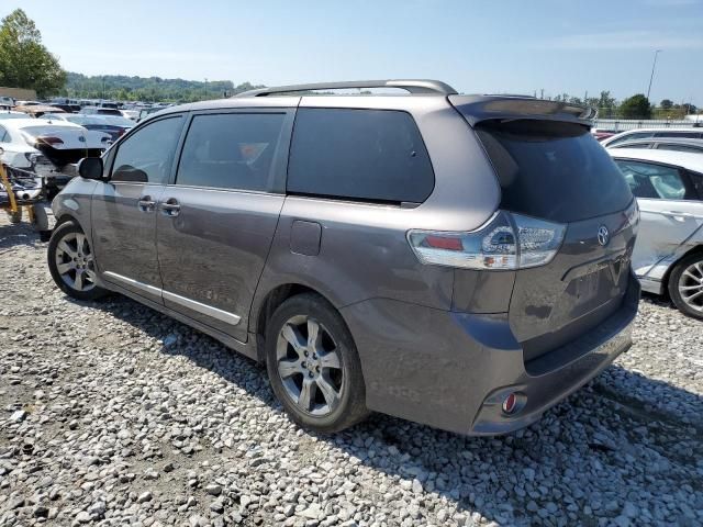 2011 Toyota Sienna Sport