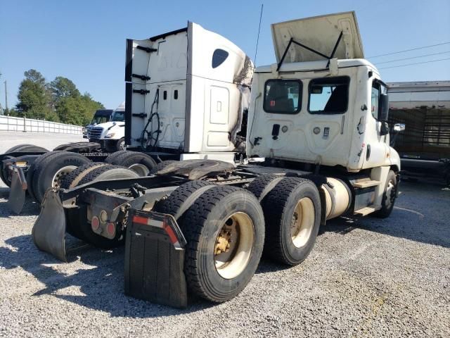 2016 Freightliner Cascadia 125