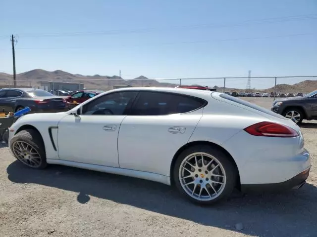 2016 Porsche Panamera 2