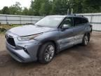 2021 Toyota Highlander Hybrid Platinum