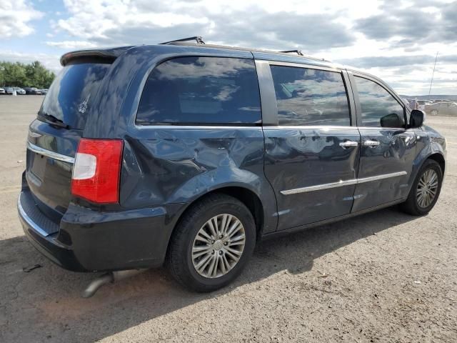 2014 Chrysler Town & Country Touring L