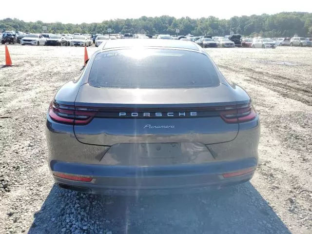 2018 Porsche Panamera 4