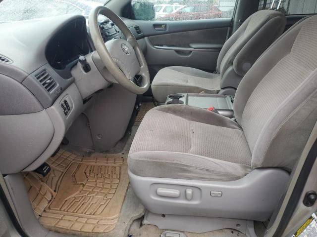 2006 Toyota Sienna LE