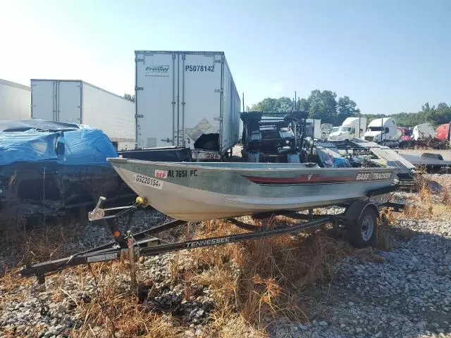 1998 Basstracker Boat