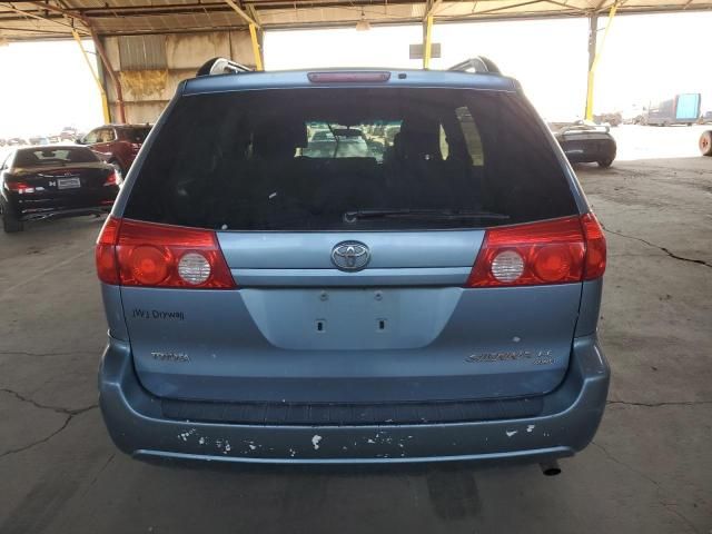 2010 Toyota Sienna LE