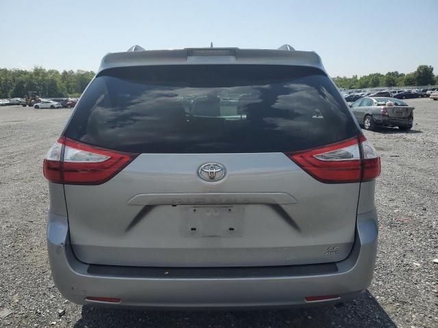 2018 Toyota Sienna LE