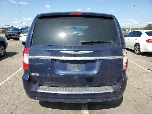 2014 Chrysler Town & Country Touring L