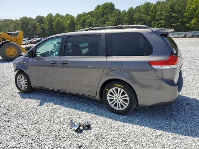 2013 Toyota Sienna XLE