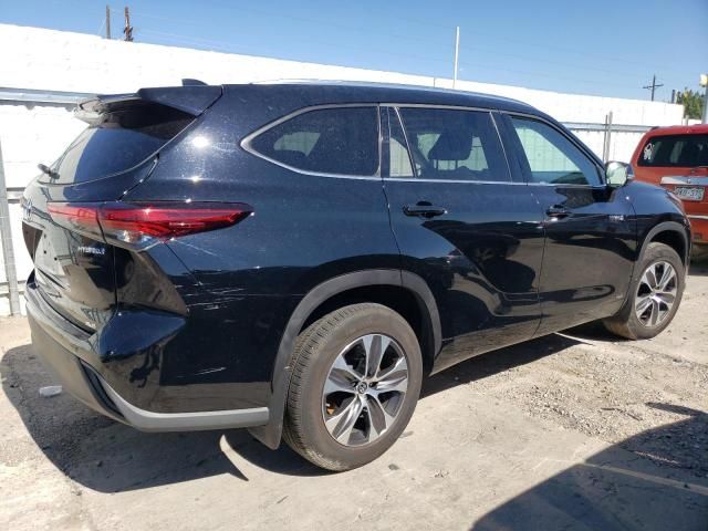 2021 Toyota Highlander Hybrid XLE