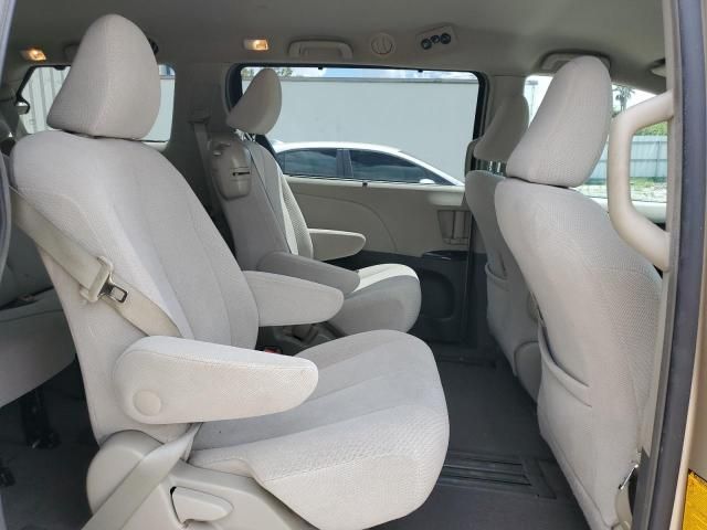 2012 Toyota Sienna LE