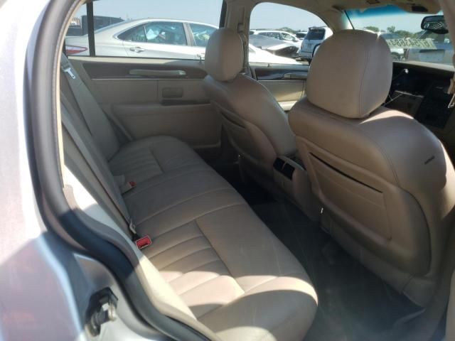 2004 Lincoln Town Car Executive