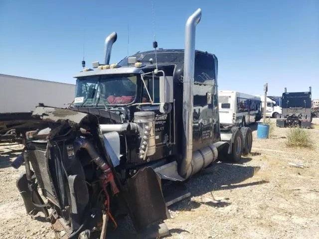 2005 Kenworth Construction W900