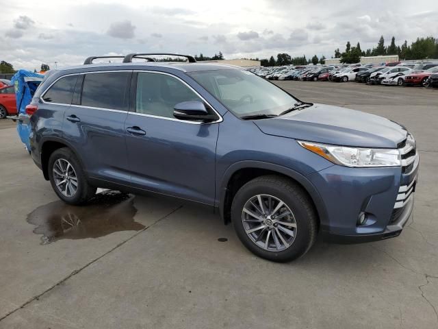 2019 Toyota Highlander SE