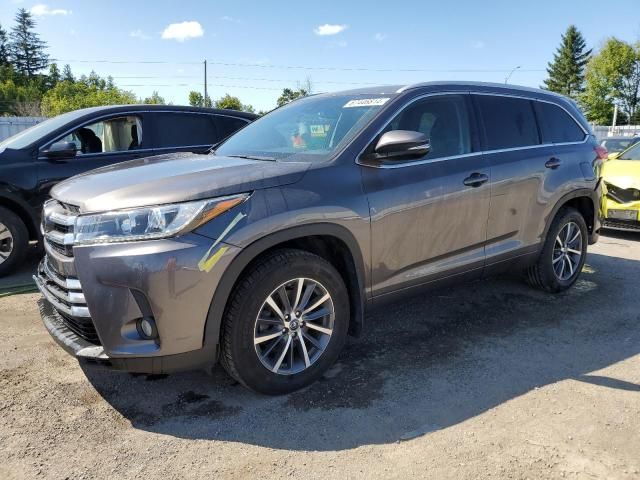 2017 Toyota Highlander SE