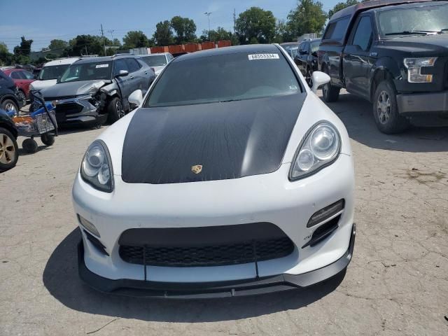 2011 Porsche Panamera 2