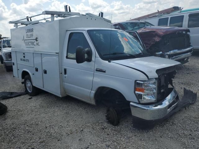 2022 Ford Econoline E350 Super Duty Cutaway Van