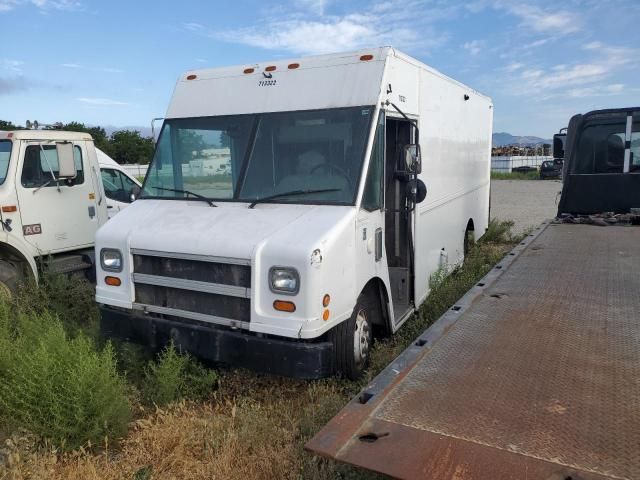 2005 Freightliner Chassis M Line WALK-IN Van