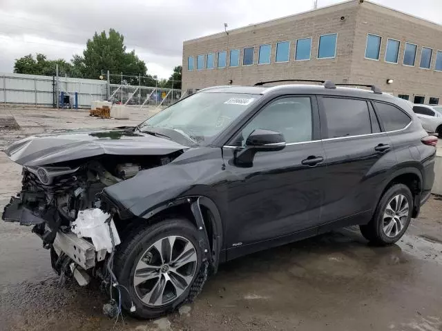 2024 Toyota Highlander Hybrid XLE