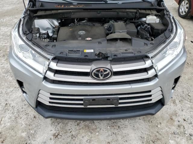 2019 Toyota Highlander SE