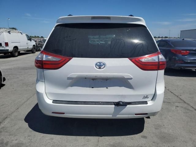 2015 Toyota Sienna LE