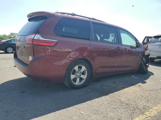 2017 Toyota Sienna LE