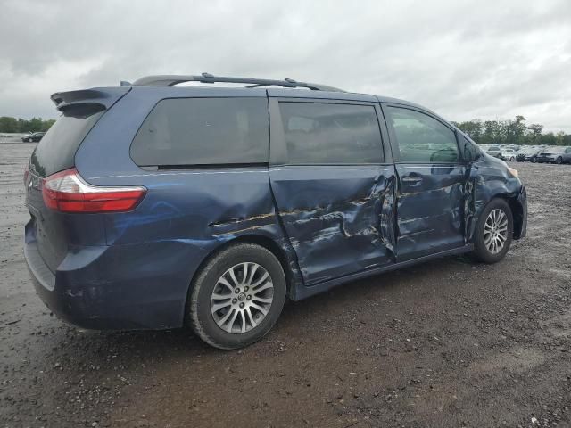 2018 Toyota Sienna XLE