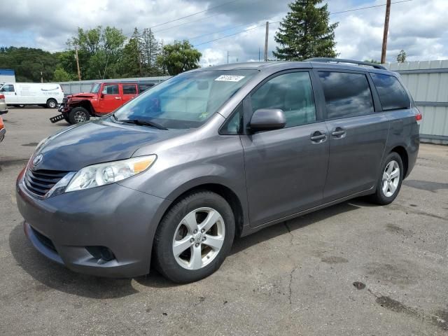 2011 Toyota Sienna LE