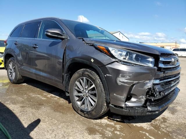 2017 Toyota Highlander SE