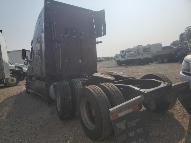 2019 Freightliner Cascadia 126