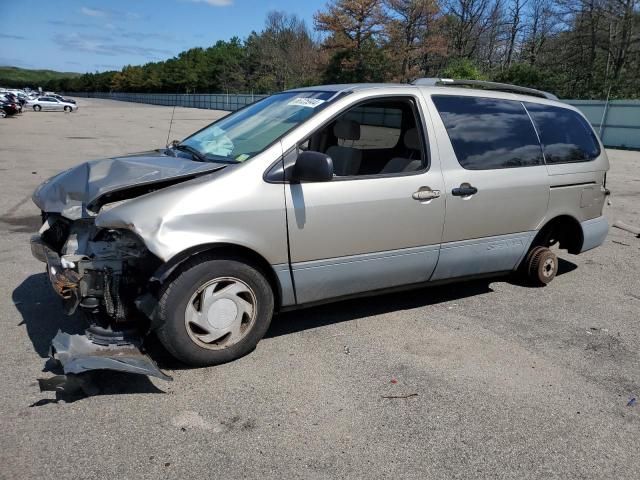 2000 Toyota Sienna LE