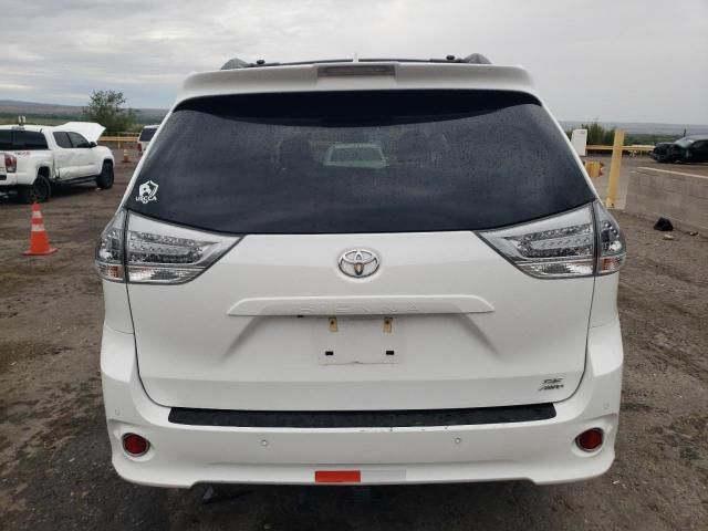 2019 Toyota Sienna SE