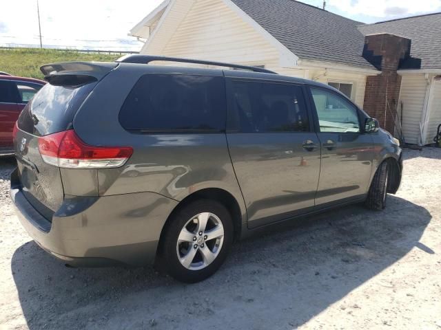 2011 Toyota Sienna LE