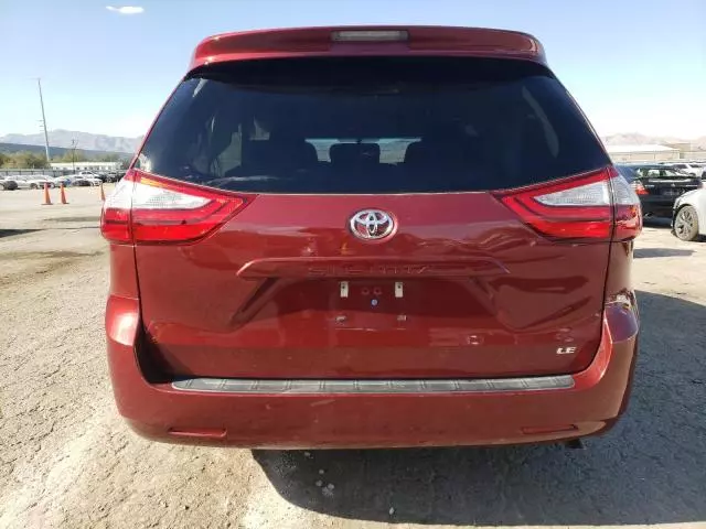 2016 Toyota Sienna LE