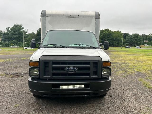 2017 Ford Econoline E350 Super Duty Cutaway Van