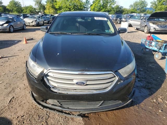 2014 Ford Taurus SE