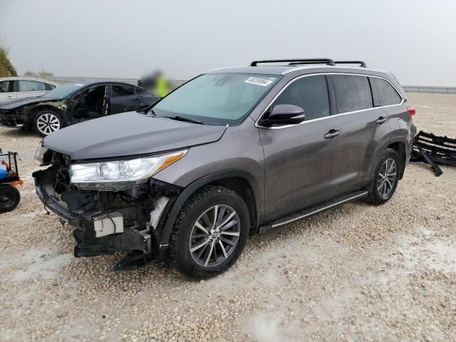 2019 Toyota Highlander SE