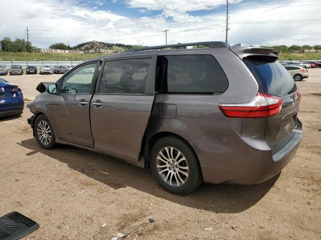 2019 Toyota Sienna XLE