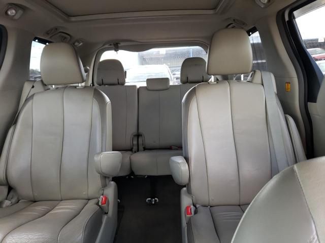 2013 Toyota Sienna XLE