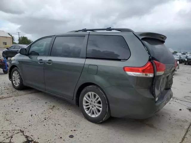 2013 Toyota Sienna XLE