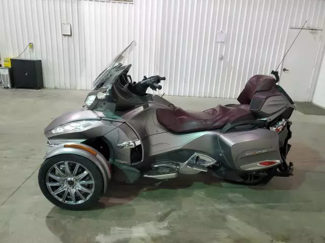 2014 Can-Am Spyder Roadster RT