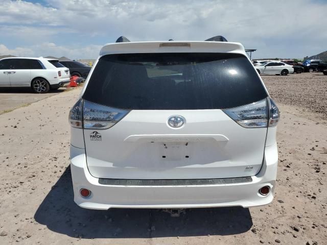 2011 Toyota Sienna Sport